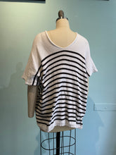 Load image into Gallery viewer, Kaftan Top - Striped