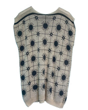 Load image into Gallery viewer, Knitted sweater with cream and black pattern
