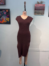 Load image into Gallery viewer, Zulu Cotton V Rib Dress w/ Slits
